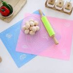 Silicone baking mat.